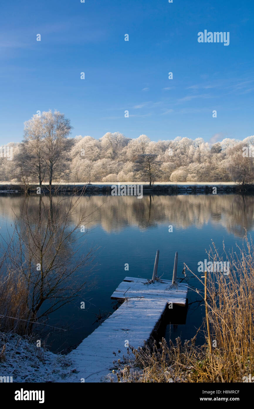 Germany,  Ruhr Area, the river Ruhr between Wetter and Witten, winter, hoarfrost. Stock Photo