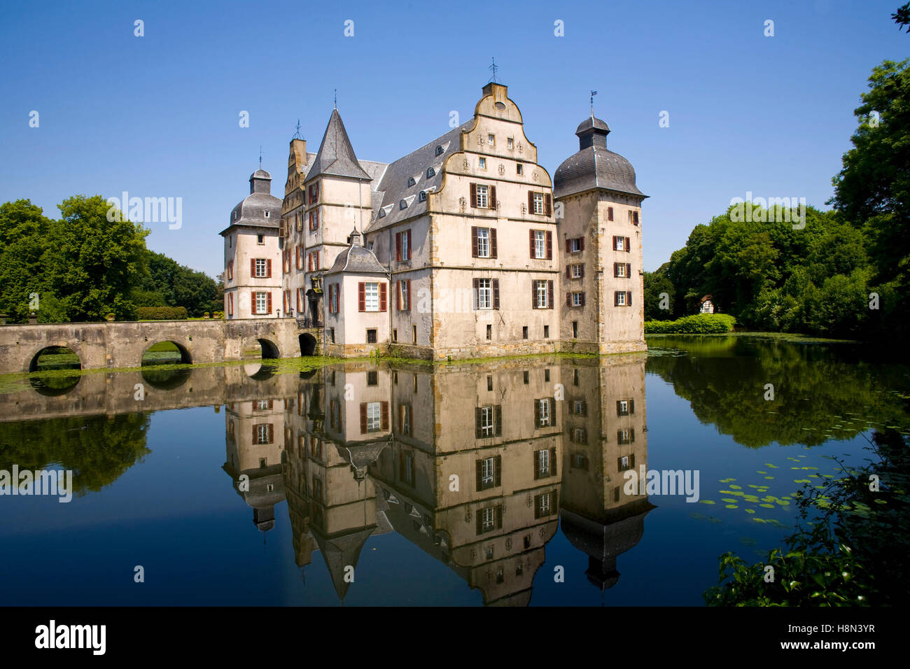Germany,  Ruhr area, Dortmund, moated castle Bodelschwingh.  Europa, Deutschland, Nordrhein-Westfalen, Ruhrgebiet, Dortmund, Was Stock Photo