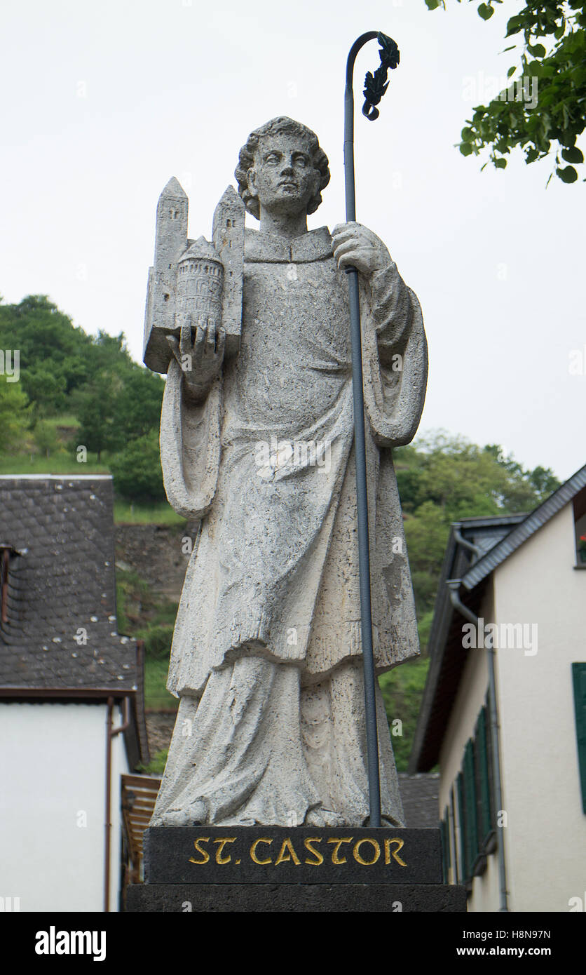 statue-of-stcastor-treis-karden-germany-