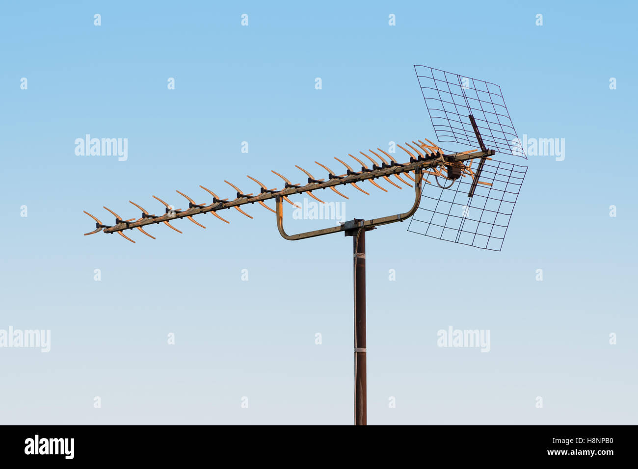 Old television antenna hi-res stock photography and images - Alamy