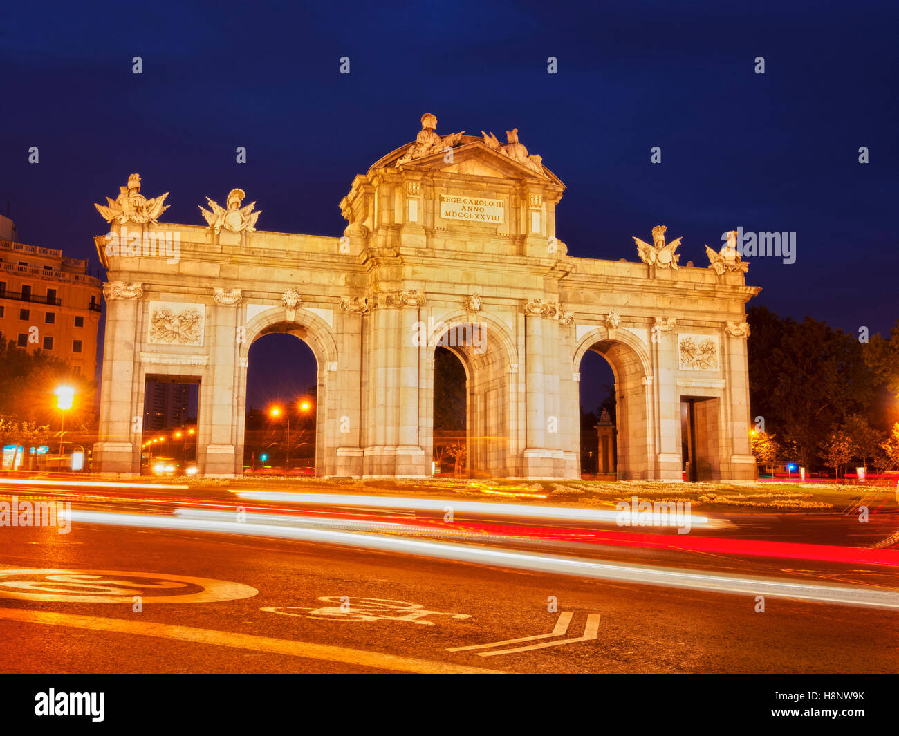 Spain, Madrid, Plaza de la Independencia, Neo-classical triumphal Archway The Puerta de Alcala. Stock Photo