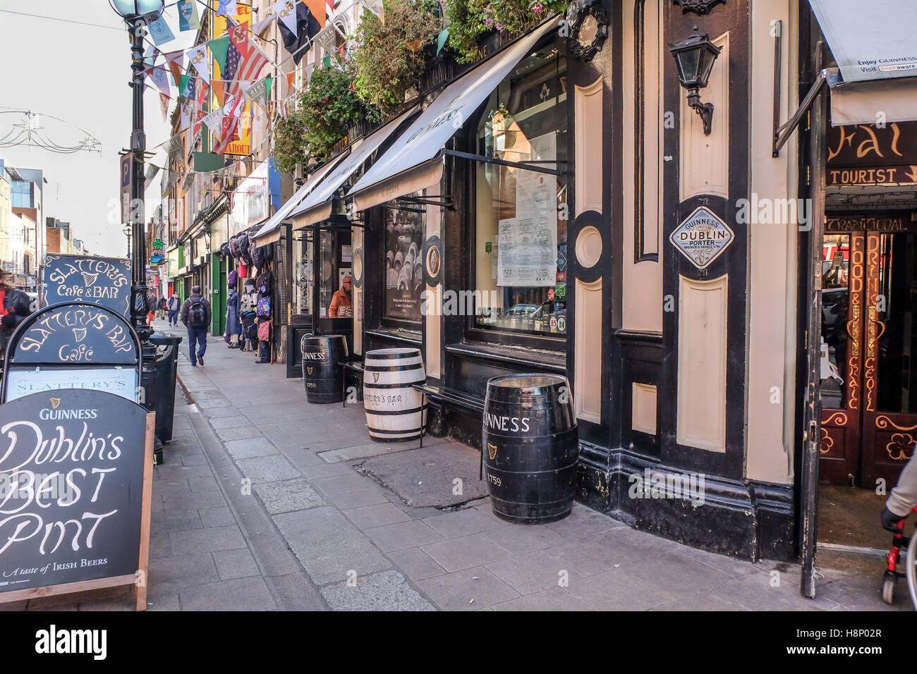 Walking in Dublin streets Stock Photo Alamy