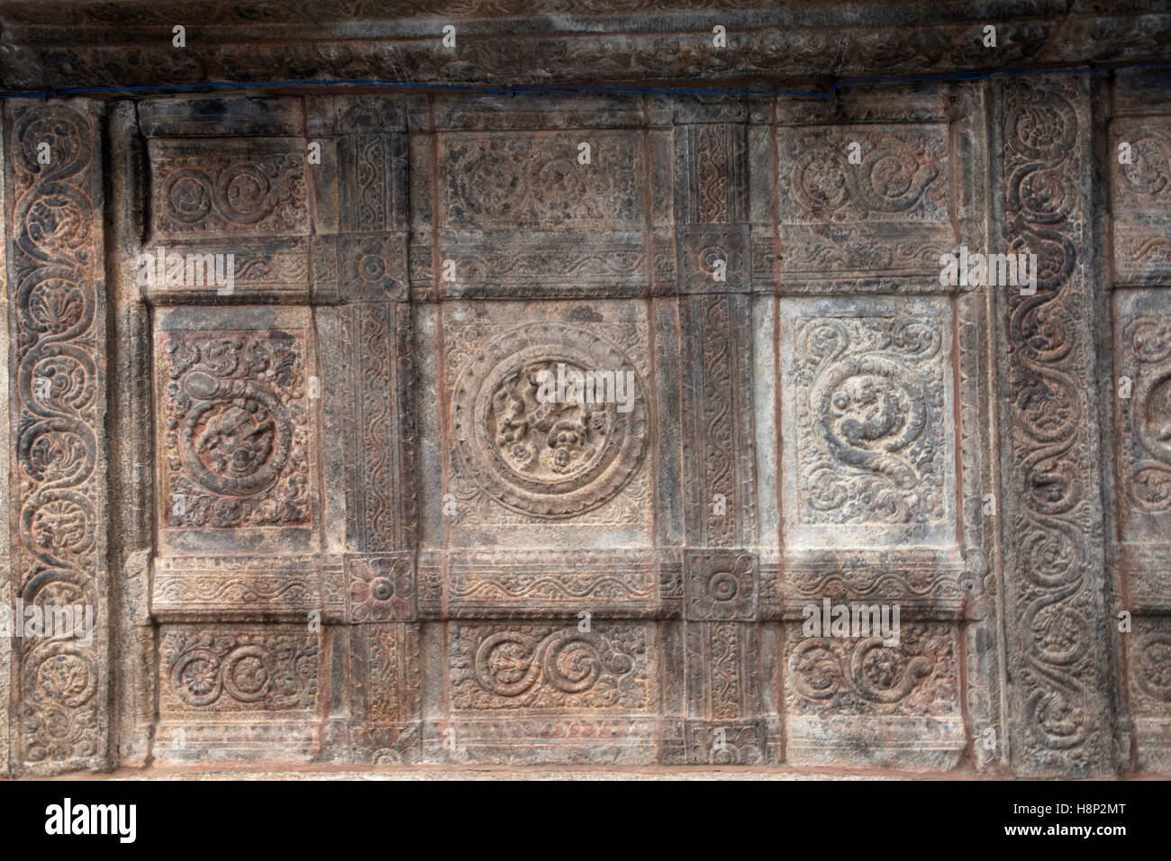 Rectangular ceiling pattern with decorative design bands, agra-mandapa ...