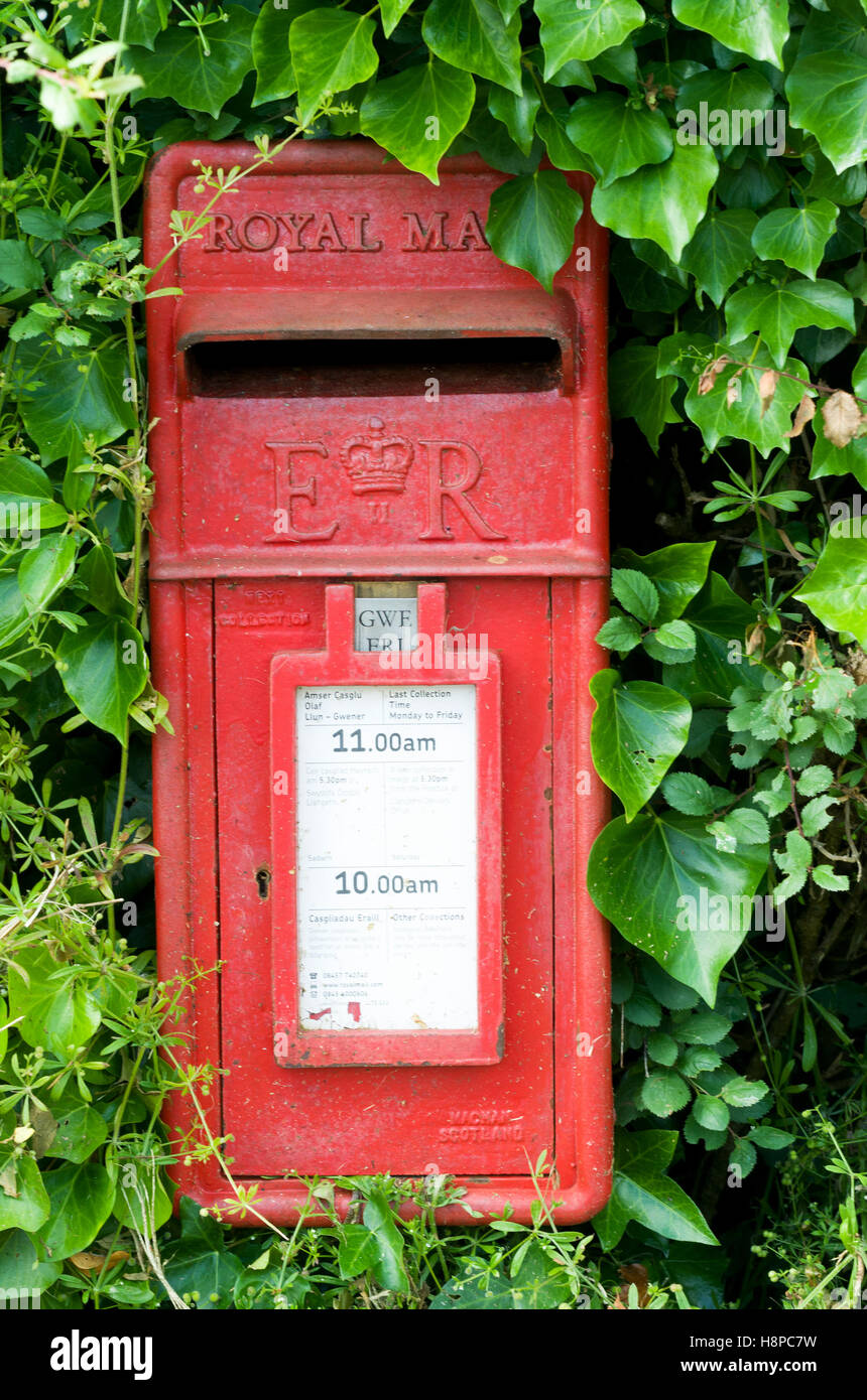 Welsh village postbox hires stock photography and images Alamy