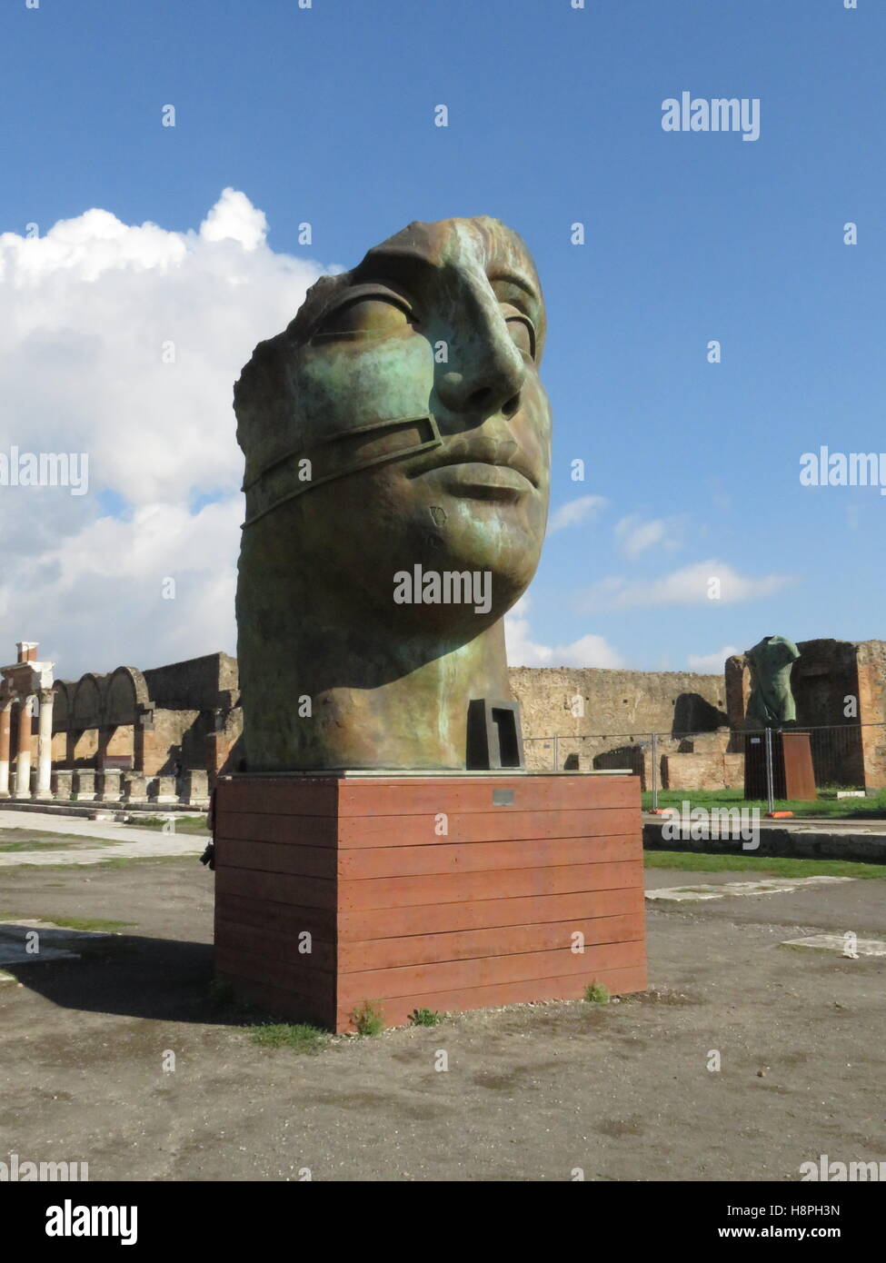 Ruins at Popeii including sculpture by Igor Mitoraj Stock Photo