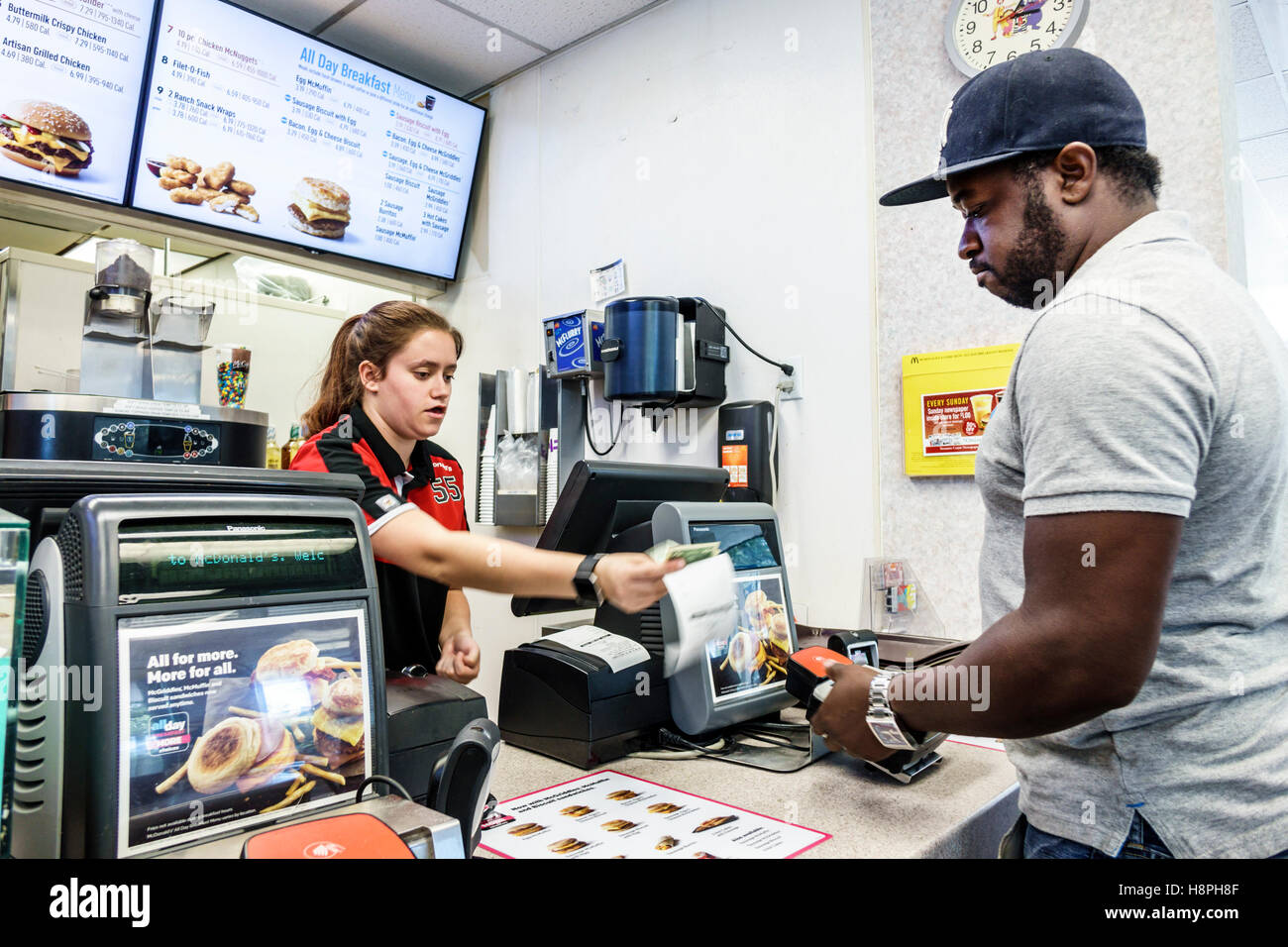 Fast Food Cashier Stock Photos & Fast Food Cashier Stock Images - Alamy