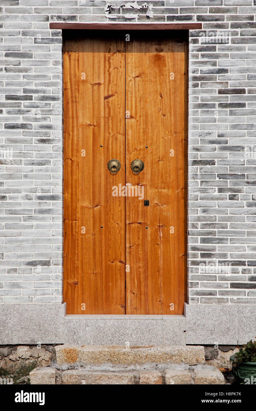 Classic chinese wooden door, Hong Kong Stock Photo Alamy