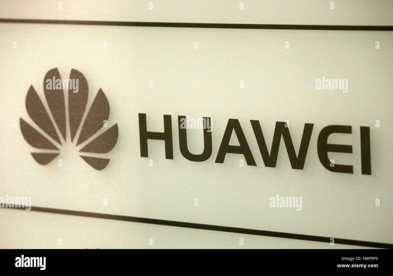 das Logo der Marke 'Huawei', Berlin. Stock Photo