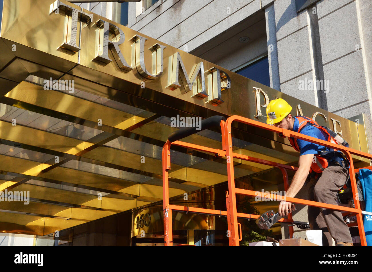 Manhattan, New York, USA. 16th November, 2016. Trump Place signs removed from buildings on riverside boulevard manhattan by workers at request of tenants to the present owner Credit:  simon leigh/Alamy Live News Stock Photo