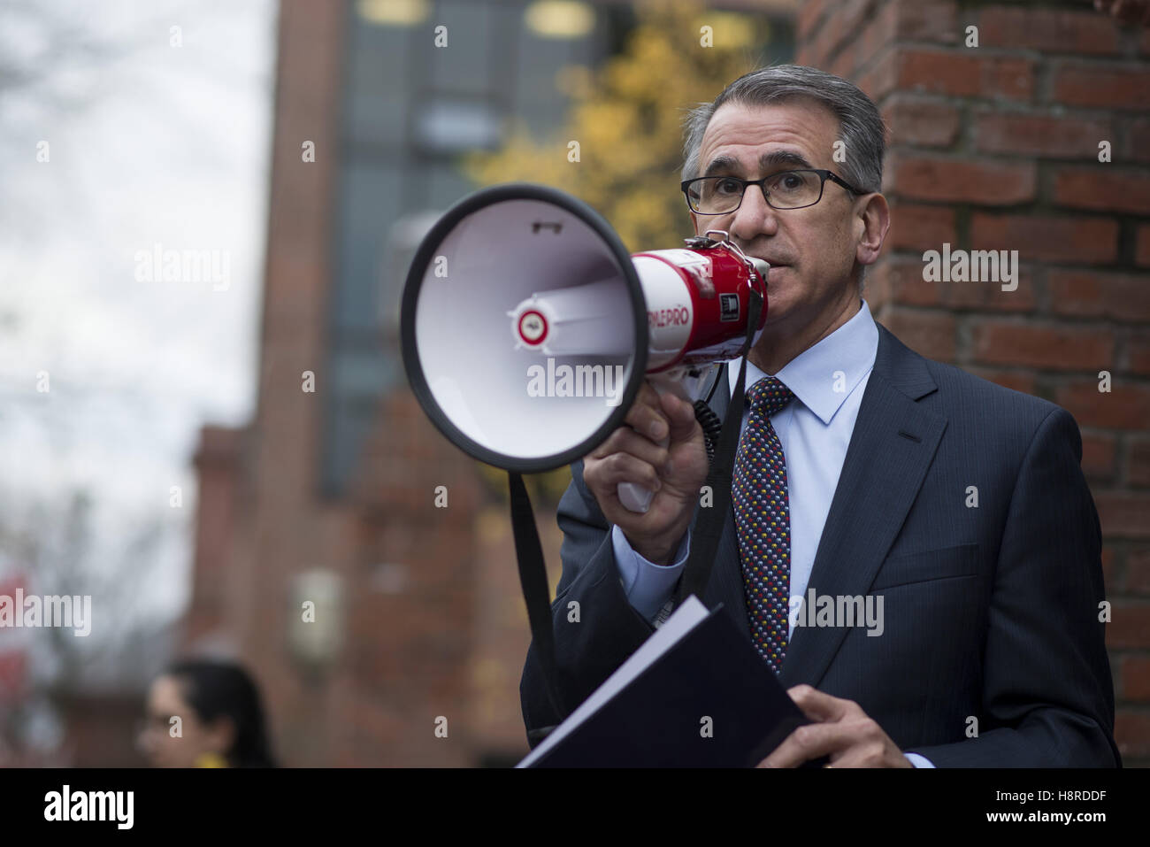 Medford, Massachusetts, USA. 16th Nov, 2016. Tufts University president ANTHONY P. MONACO speaks to assembled students and community members after a campus-wide walk-out to demand that the university become a sanctuary campus for undocumented students. Credit:  Evan Sayles/ZUMA Wire/Alamy Live News Stock Photo