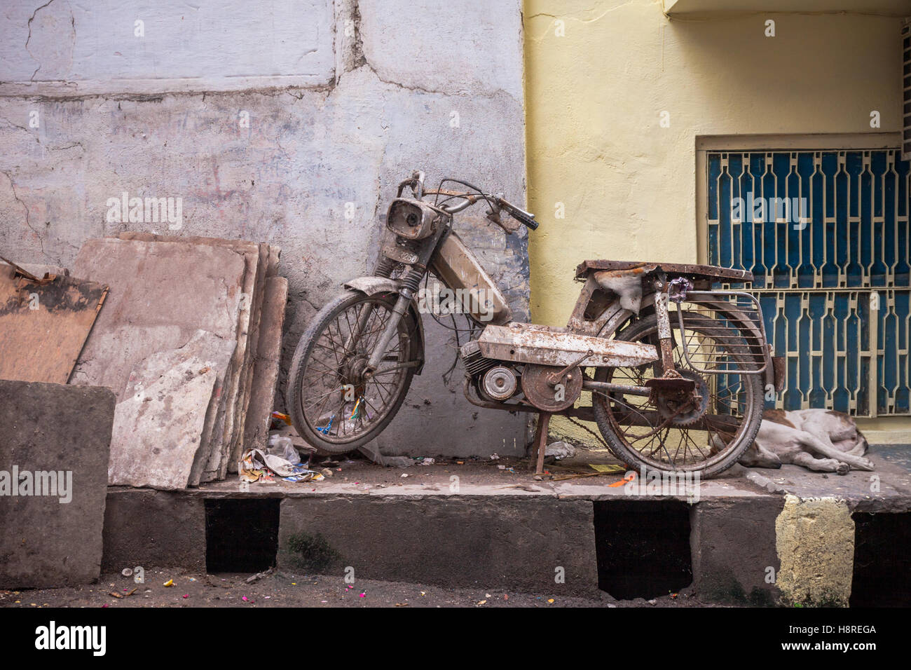 Old abandoned motorbike on a side street in Udiapur, India Stock Photo ...
