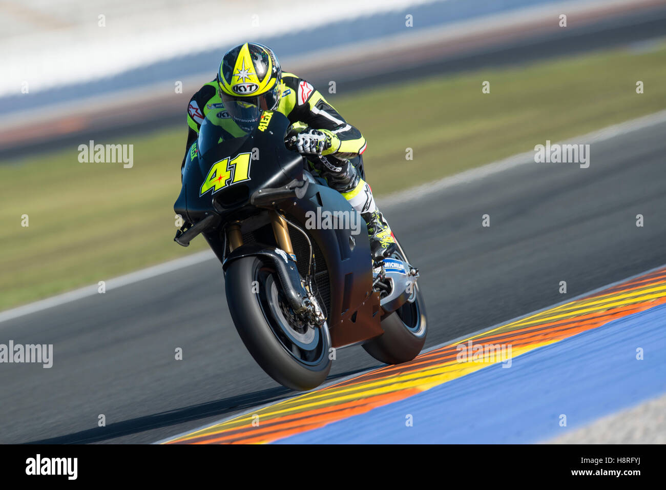 Valencia, Spain. 15th Nov, 2016. #41 ALEIX ESPARGARO (SPANISH) APRILIA  RACING TEAM GRESINI APRILIA during Valencia MotoGP Official Test day 1 at  Circuit Ricardo Tormo, Valencia, Spain. Credit: Jose Breton/Pacific  Press/Alamy Live