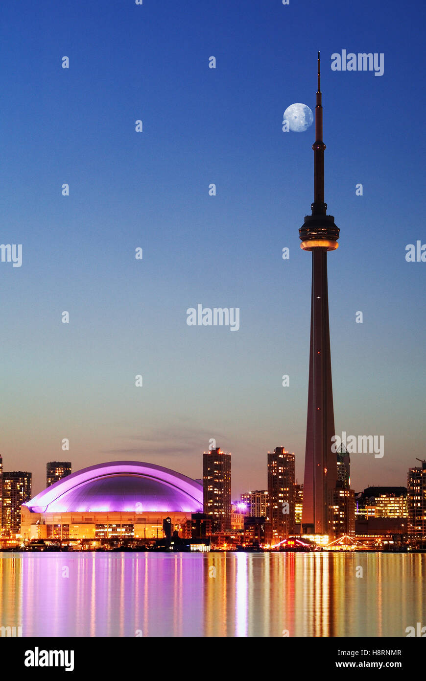 Cn tower toronto overview hi-res stock photography and images - Alamy