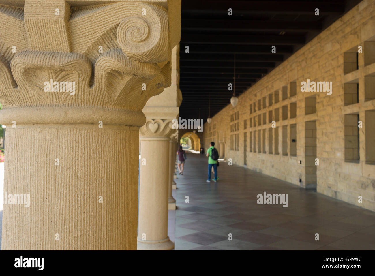 Main quadrangle and Rodin Sculpture Garden in Stanford University ...