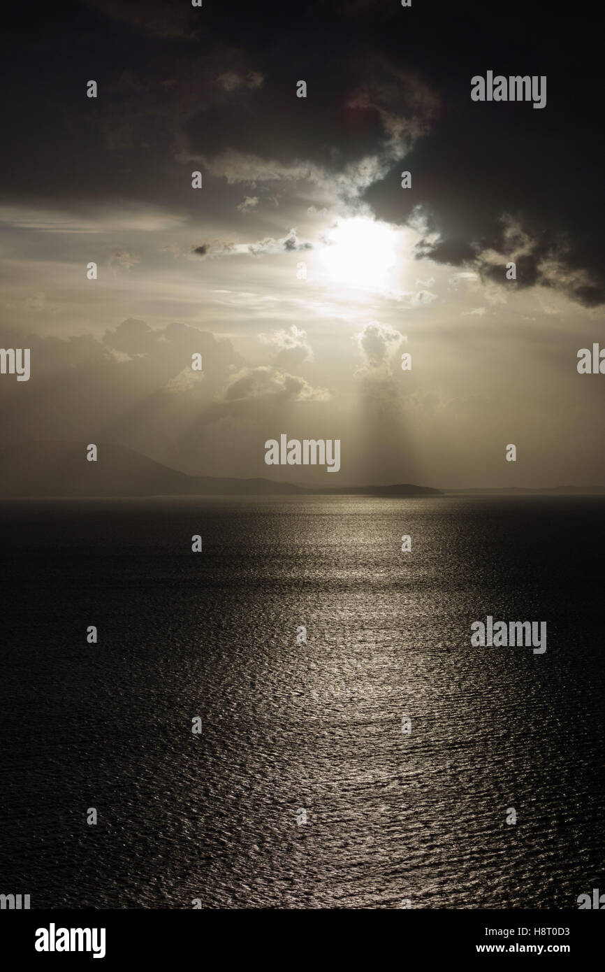 Sun reflected in water waves hi-res stock photography and images - Alamy