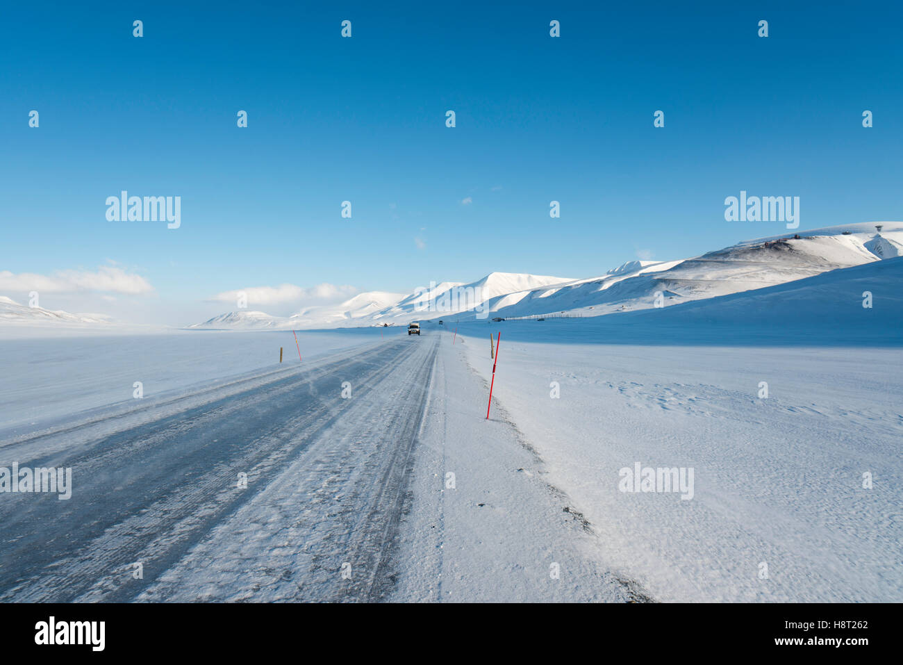Arctic winter in Adventdalen close to Longyearbyen, Svalbard, Spitsbergen Arktischer Winter in Adventdalen Stock Photo