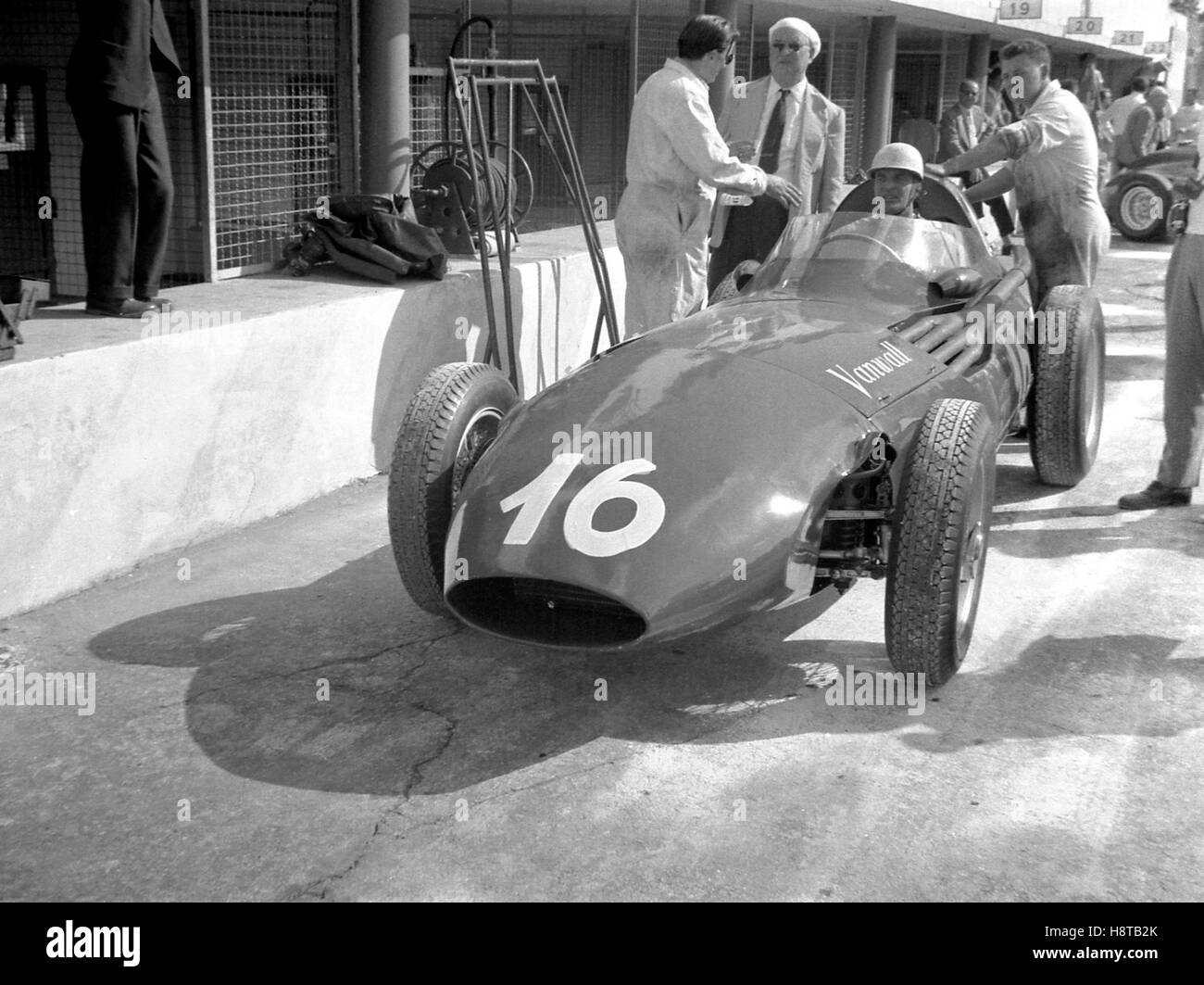 1956 ITALIAN GP SCHELL VANWALL VANDERVELL ATKINS Stock Photo
