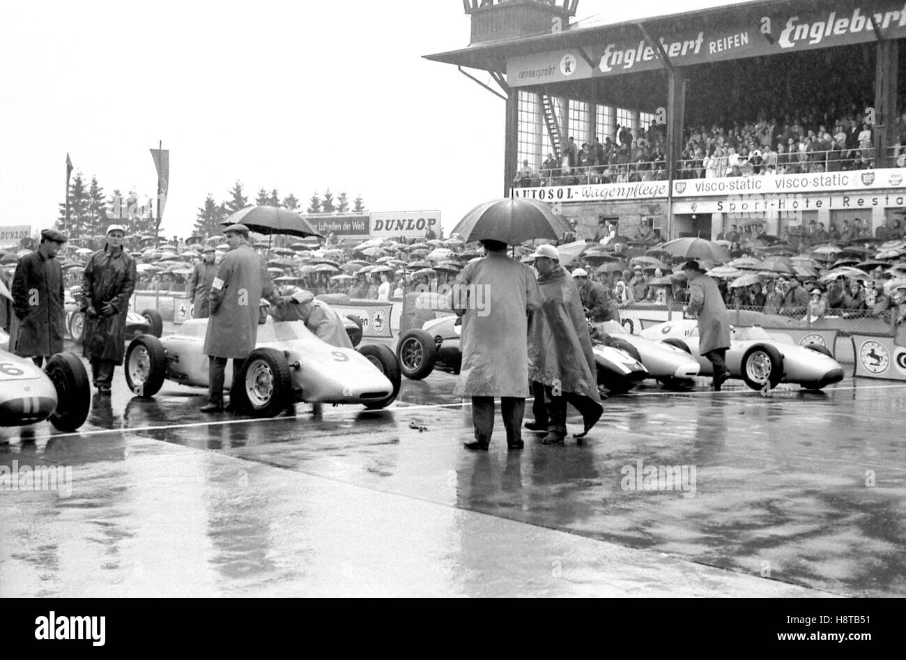 1960 GERMAN GP GRID FORMS UP Stock Photo