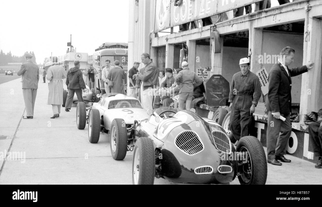 1960 GERMAN GP PORSCHE PITS 3 Stock Photo