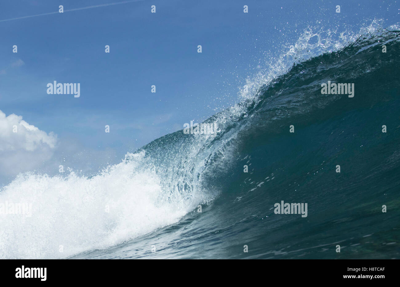 Close up wave foam hi-res stock photography and images - Alamy