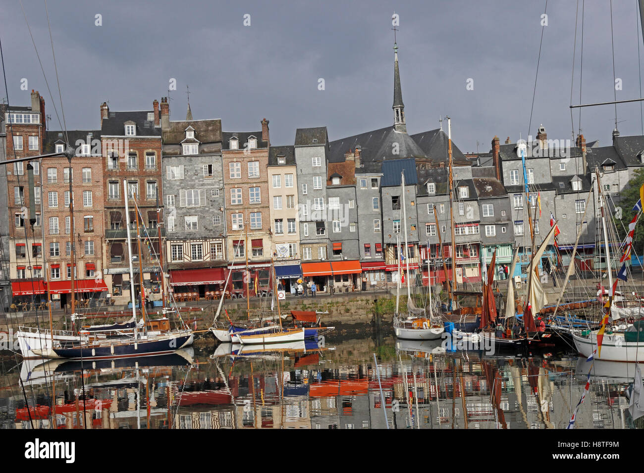 vieux-bassin-honfleur-france-stock-photo-alamy