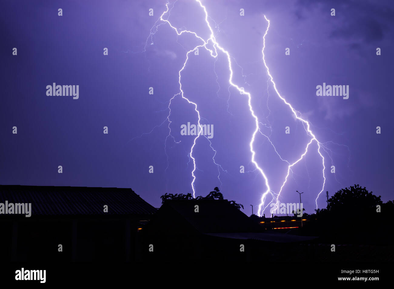 Lightning silhouette hi-res stock photography and images - Alamy