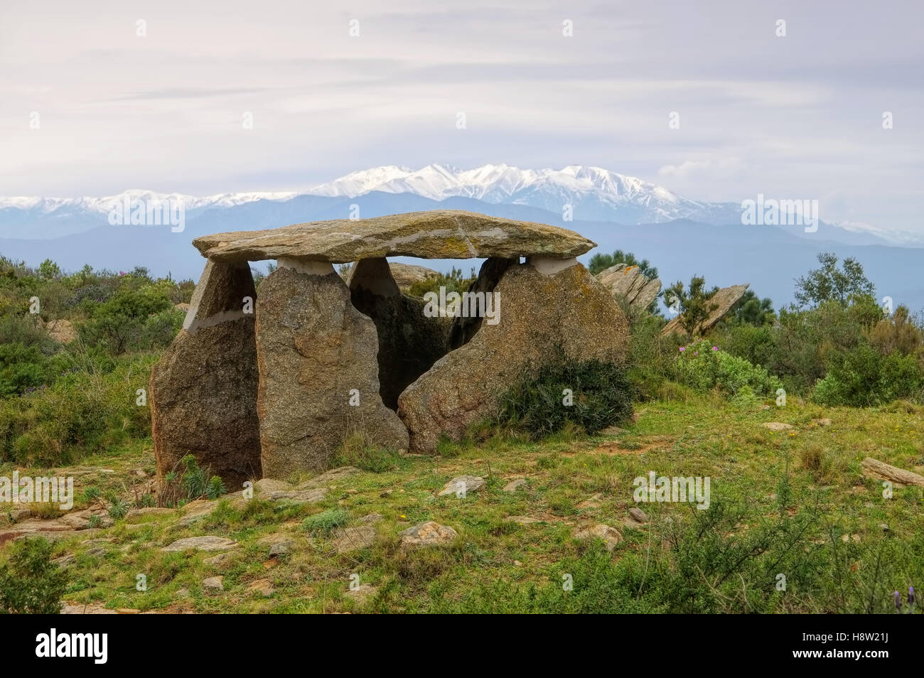 Dolmen Vinyes Mortes in Katalonien, Spanien - Dolmen Vinyes Mortes in Catalonia, Spain Stock Photo