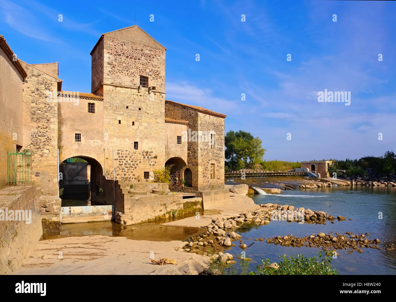 Saint-Thibery Wassermühle - Saint-Thibery watermill, Languedoc-Roussillon; France Stock Photo