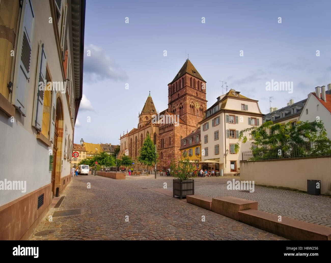 Strassburg Thomaskirche im Elsass, Frankreich - Strasbourg church St. Thomas in  Alsace, France Stock Photo