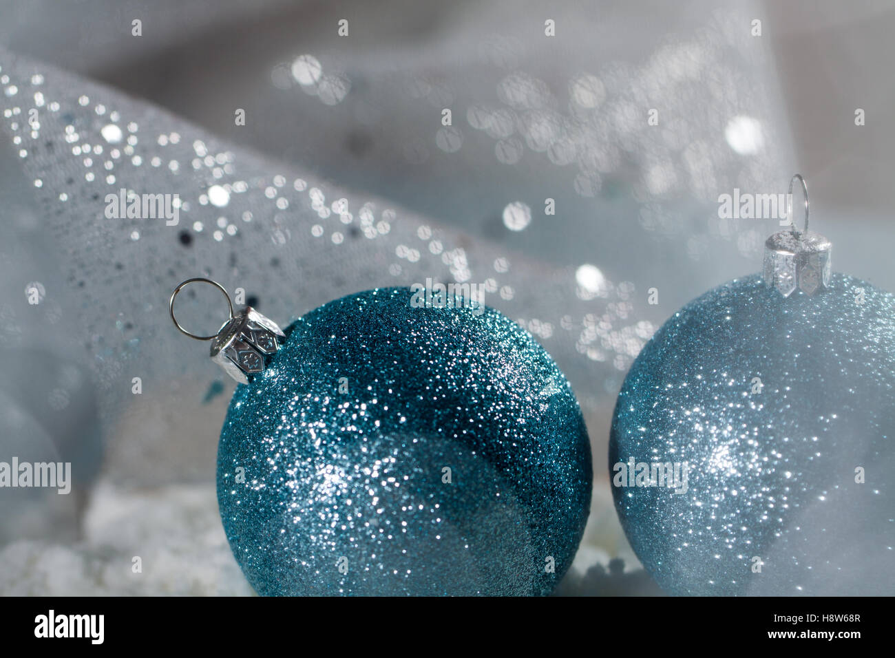 Blue metallic baubles hi-res stock photography and images - Alamy
