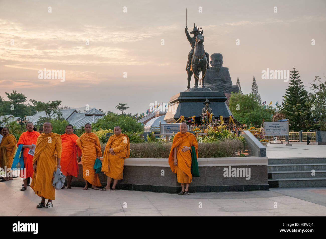 Statue of King Mongut on horseback at Wat Huay Mongkol tempel in Hua Hin Stock Photo