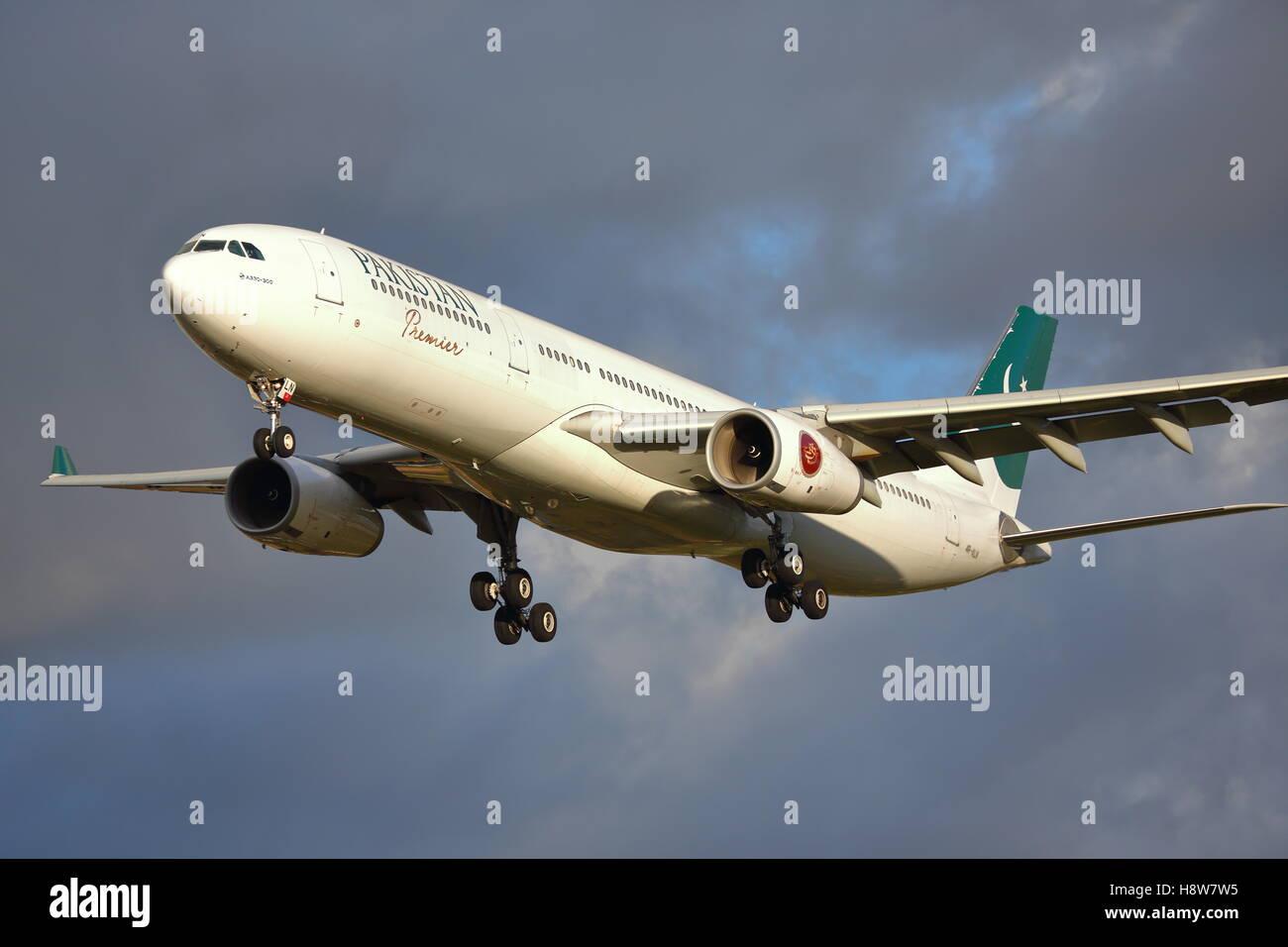 Pia ii hi-res stock photography and images - Page 3 - Alamy