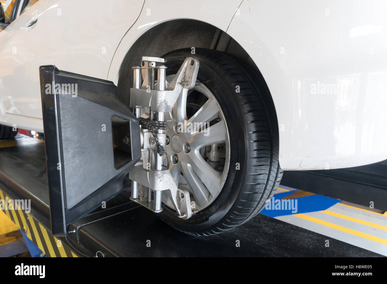 Balancing tire wheel machine Hunter. Tyre assembling. Tire balance. Car service Stock Photo Alamy
