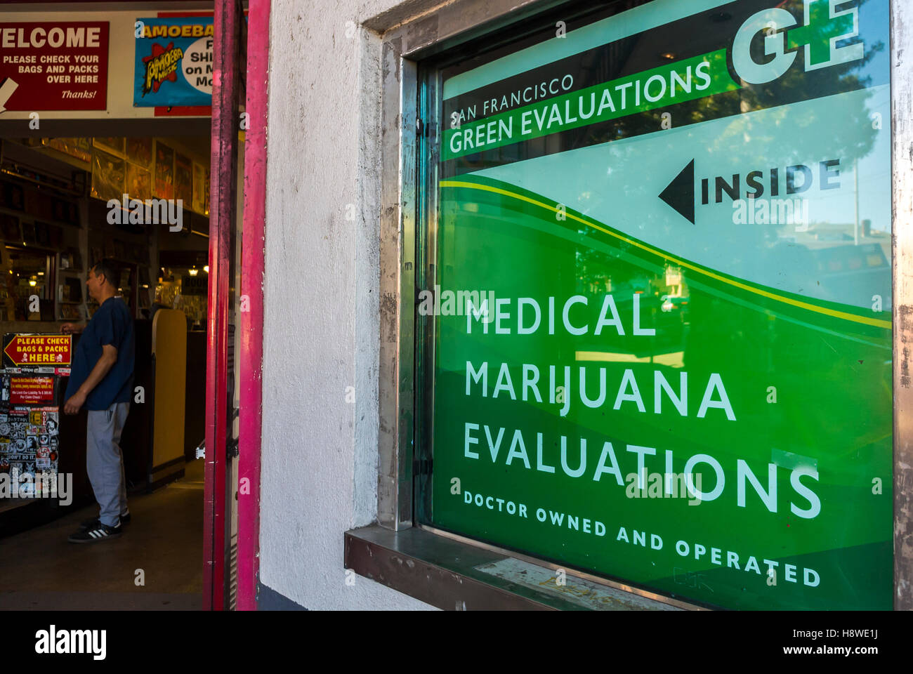 Sign front entrance detail hi-res stock photography and images - Alamy