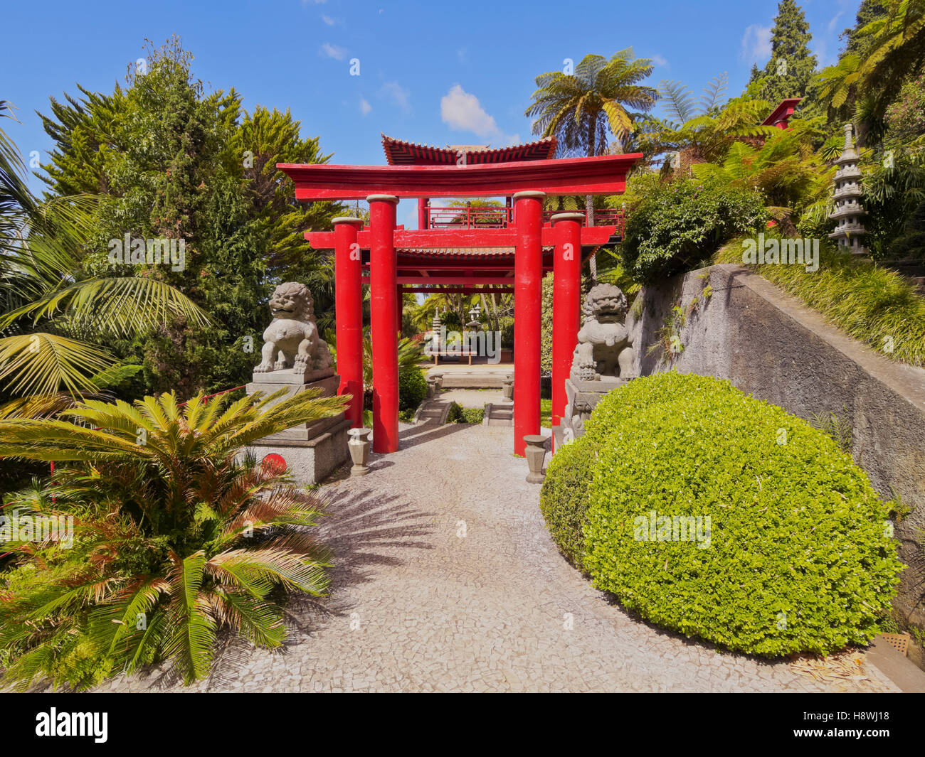 Oriental gardens hi res stock photography and images Alamy