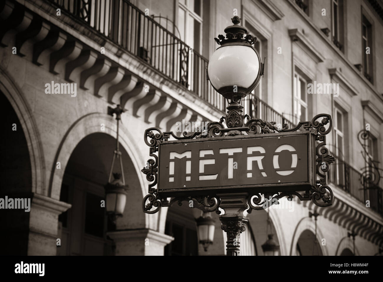 Paris Metro sign in street Stock Photo Alamy