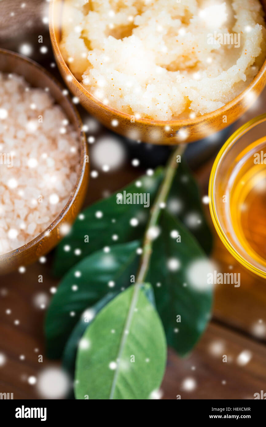 Body scrub spa hi-res stock photography and images - Alamy