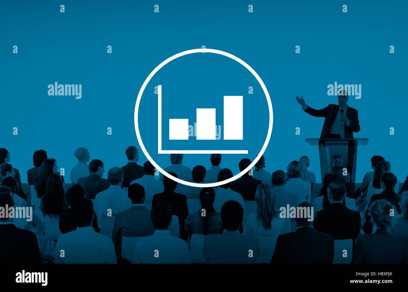 Analyzing bar graph and chart hi-res stock photography and images - Alamy