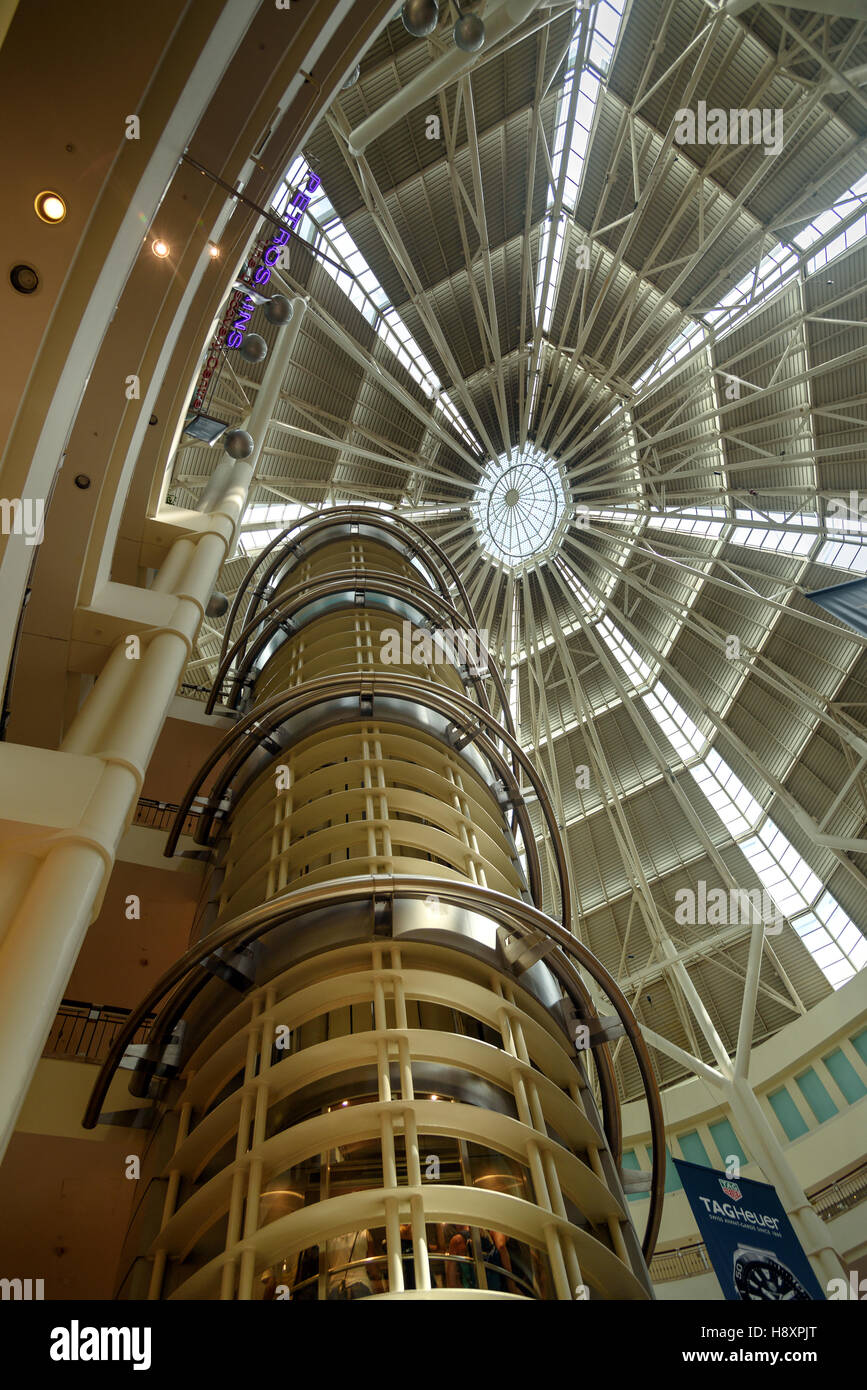 Page 10 - Shopping Mall Interior High Resolution Stock Photography and  Images - Alamy