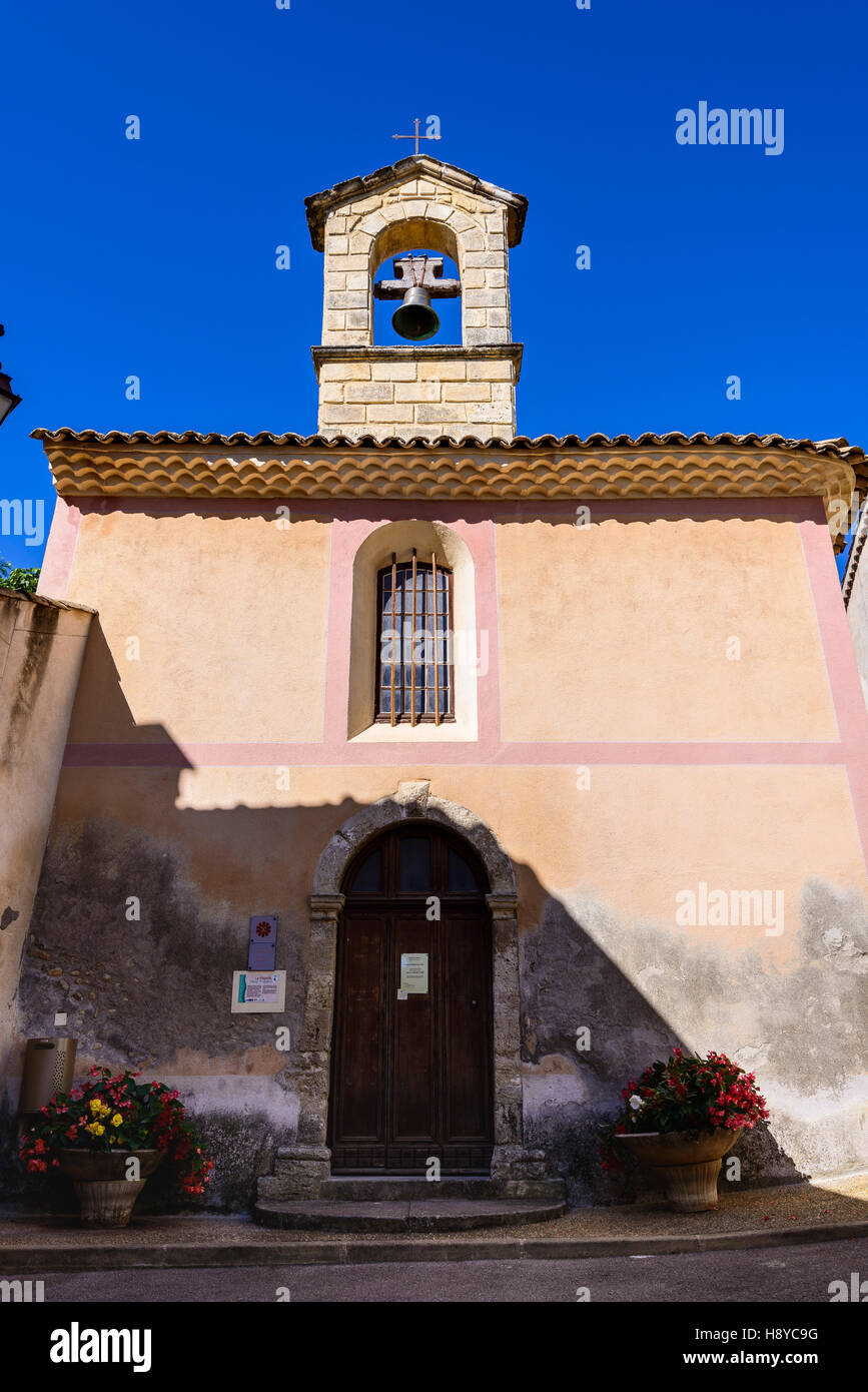 Petite Chapel Typique, Village de Venlensole Haute Provence France ...