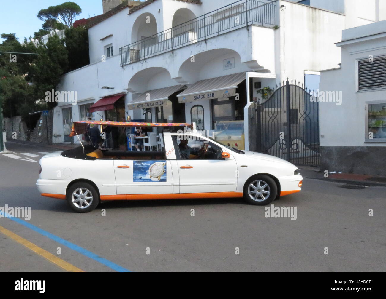 Capri taxi hi-res stock photography and images - Alamy