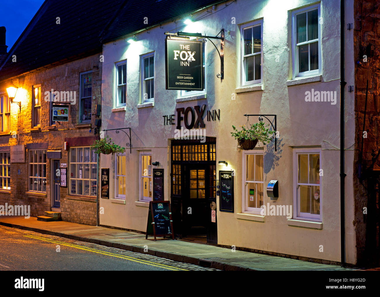The Fox Inn, Thrapston, Northamptonshire, England UK Stock Photo Alamy