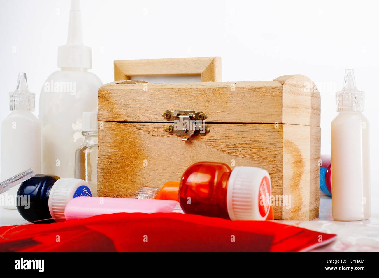 glass,glass paint,glue,decoupage glue,lacquer,decoupage lacquer,coating