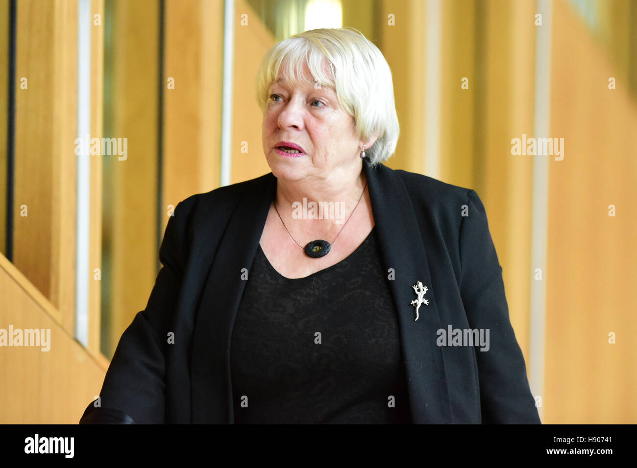 Edinburgh, Scotland, United Kingdom, 17, November, 2016. Glasgow MSP Sandra White on her way to First Minister's Questions in the Scottish Parliament, where she raised the issue of job losses in her constituency announced by Shell UK   Credit:  Ken Jack / Alamy Live News Stock Photo