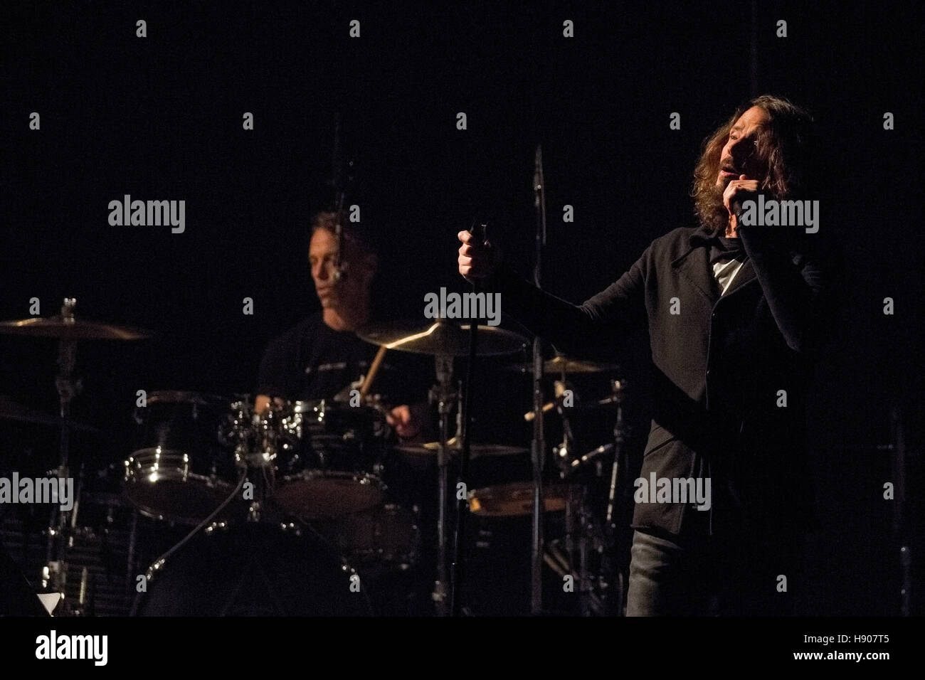 Upper Darby, Pennsylvania, USA. 4th Nov, 2016. MATT CAMERON and CHRIS CORNELL of Temple of the Dog perform live at the Tower Theater in Upper Darby, Pennsylvania © Daniel DeSlover/ZUMA Wire/Alamy Live News Stock Photo