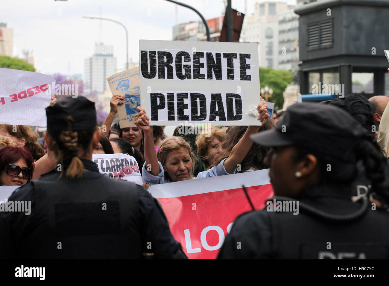 Buenos Aires, Buenos Aires, Argentina. 16th Nov, 2016. Protests for and against greyhound racing. Greyhound activists and breeders clashed in a protest outside the National Congress, where deputies passed a law banning dog races. Credit:  Claudio Santisteban/ZUMA Wire/Alamy Live News Stock Photo