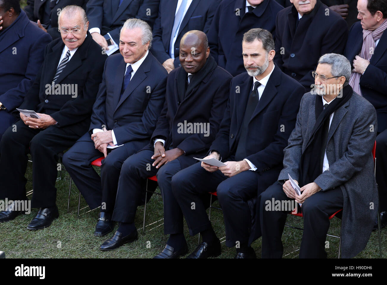 Lisbon, Portugal. 10th Jan, 2017. From L to R - Former Brazilian President Jose Sarnei, Brazilian President Michel Temer, President of Guinea Bissau Jose Mario Vaz, King Felipe VI of Spain and Cape Verde President Jorge Carlos Fonseca attend the funeral ceremony for the late former Portuguese President Mario Soares at the Jeronimos Monastery in Lisbon, on January 10, 2017.The founder of Portugal's Socialist Party, who served as president from 1986-96, died in hospital on January 7, 2017. Photo: Pedro Fiuza © Pedro Fiuza/ZUMA Wire/Alamy Live News Stock Photo
