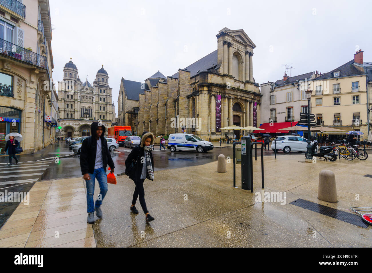 DIJON FRANCE OCTOBER 14 2016 Street Scene In The Place Du Theatre dijon-france-october-14-2016-street-scene-in-the-place-du-theatre