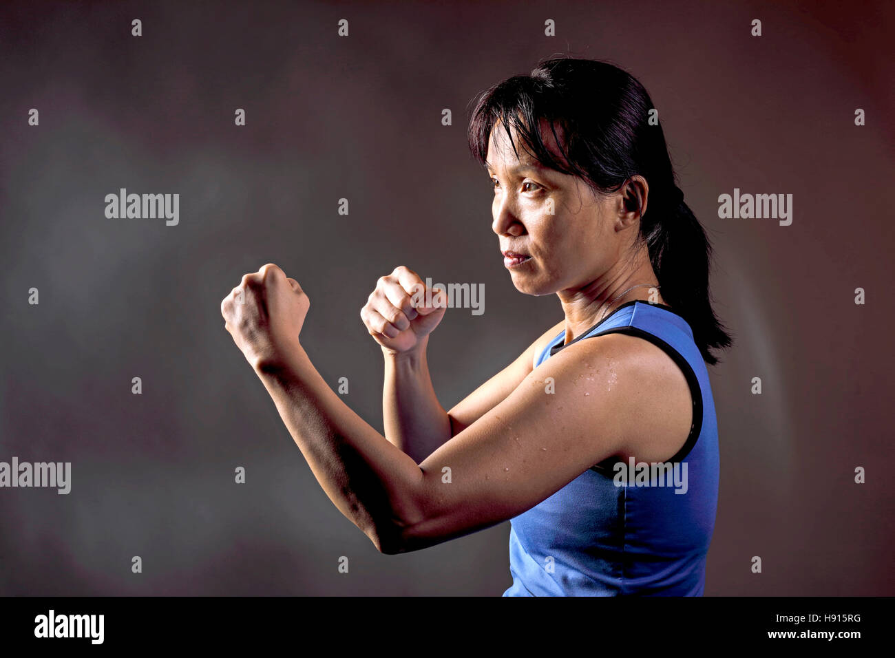 Ready One Position Woman in ready position Stock Photo - Alamy