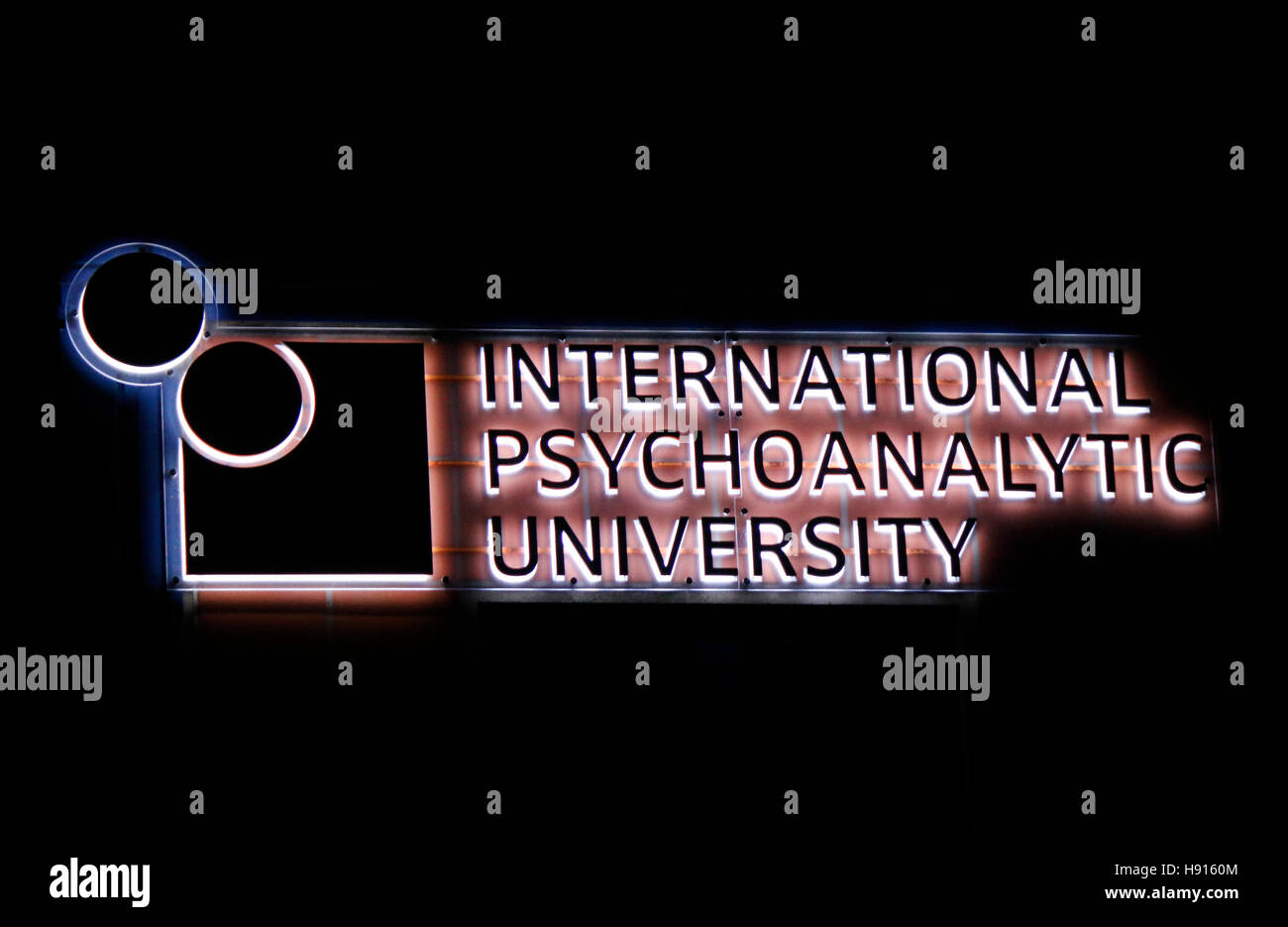 das Logo der Marke 'International Psychoanalytic University', Berlin. Stock Photo
